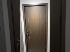 ประตู WPC แบบกลวงที่ยั่งยืนและเป็นมิตรต่อสิ่งแวดล้อมเพื่อสภาพแวดล้อมการอยู่อาศัยที่เป็นมิตรต่อสุขภาพและเป็นมิตรต่อสิ่งแวดล้อม